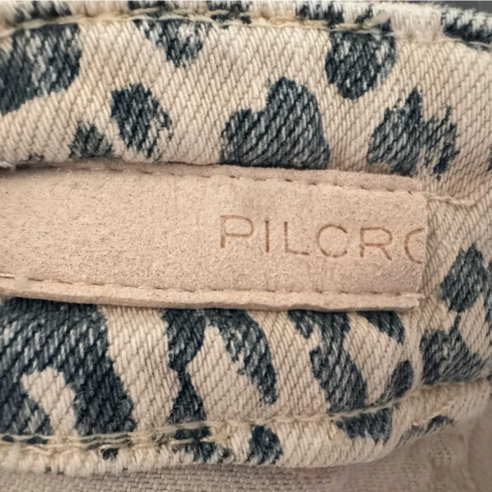 PILCRO  The Wanderer Mid-Rise Relaxed-Leg Jeans - size 27 tall